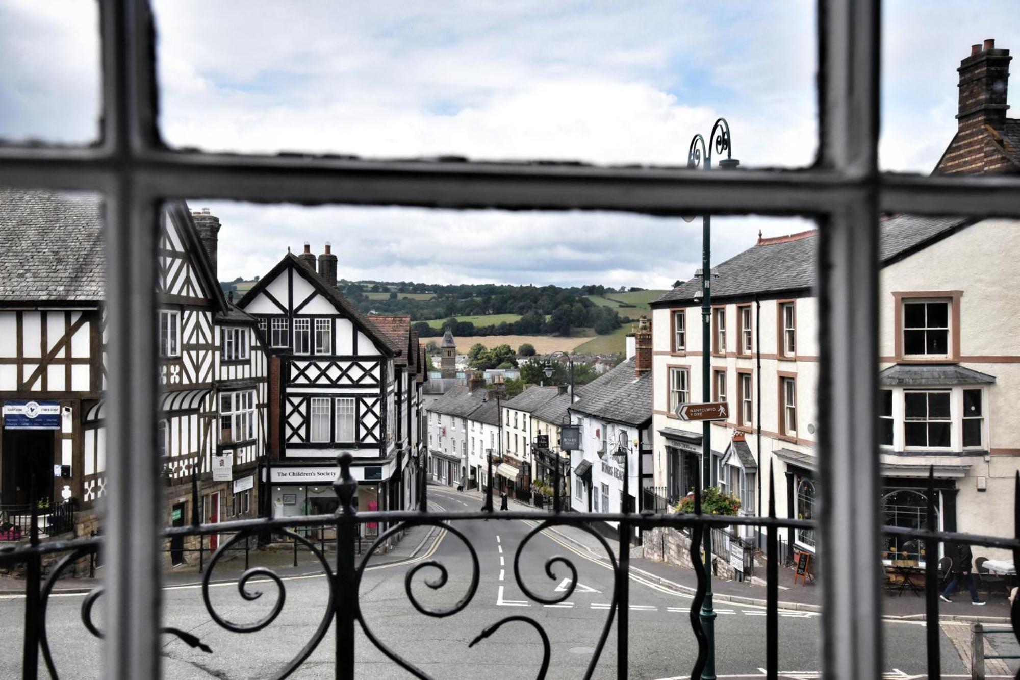 The Castle Hotel Wetherspoon Ruthin Kültér fotó