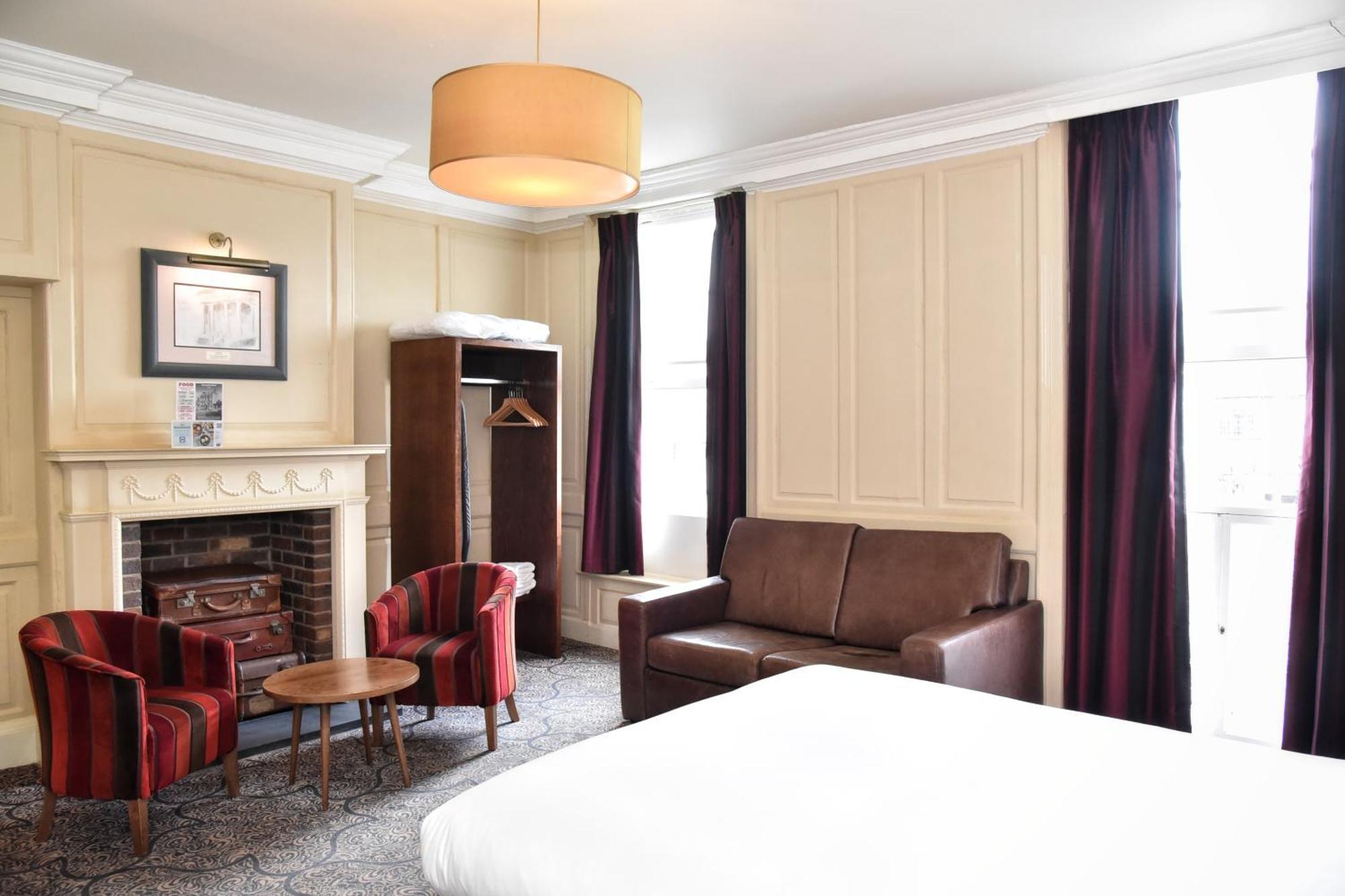 The Castle Hotel Wetherspoon Ruthin Kültér fotó