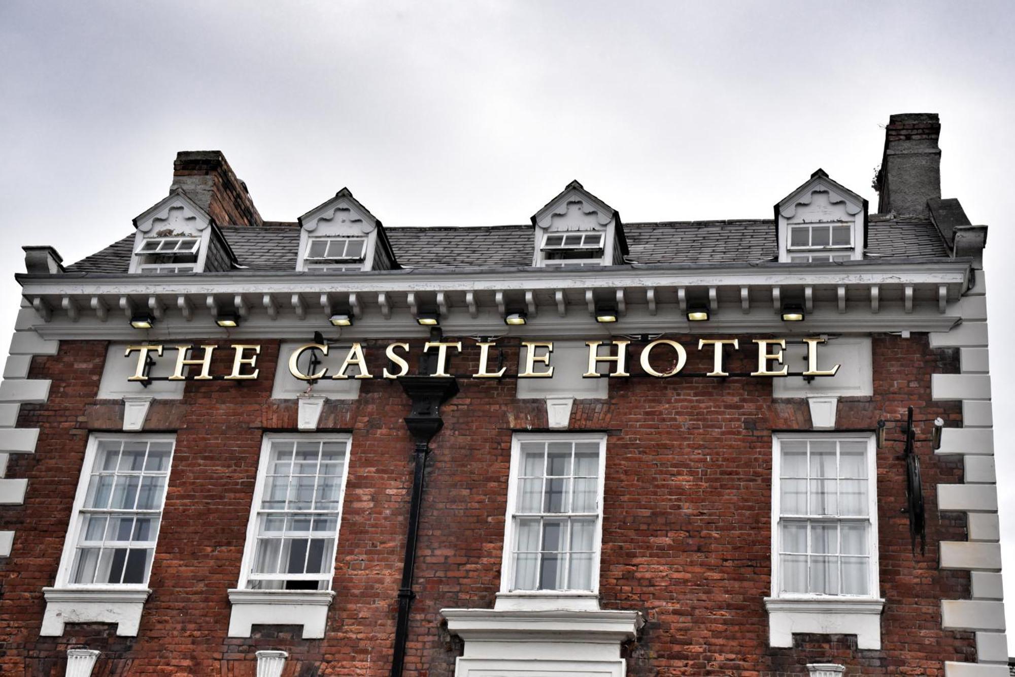 The Castle Hotel Wetherspoon Ruthin Kültér fotó