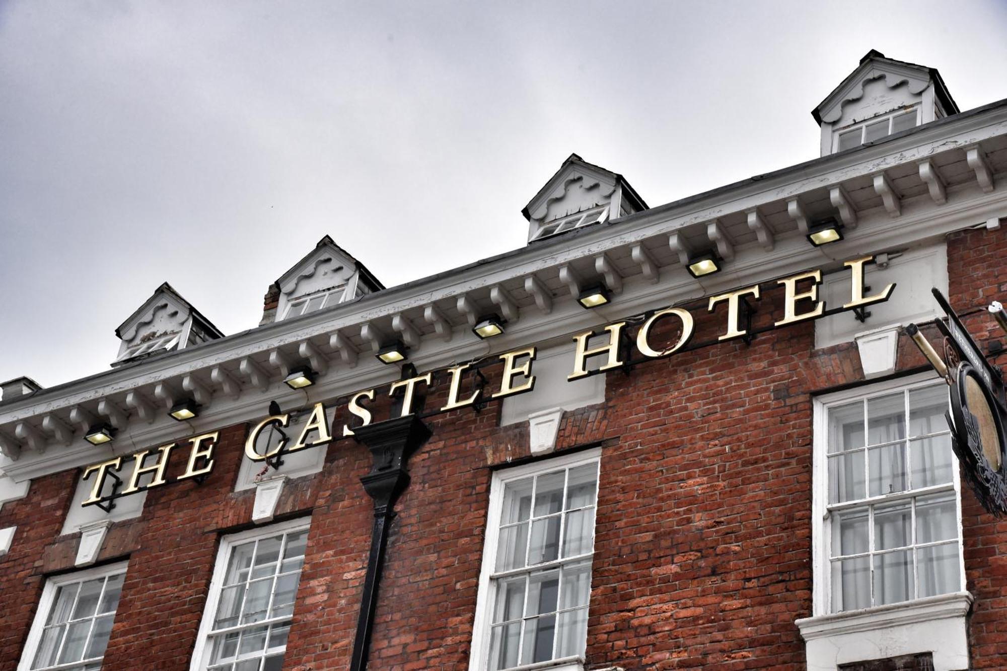 The Castle Hotel Wetherspoon Ruthin Kültér fotó