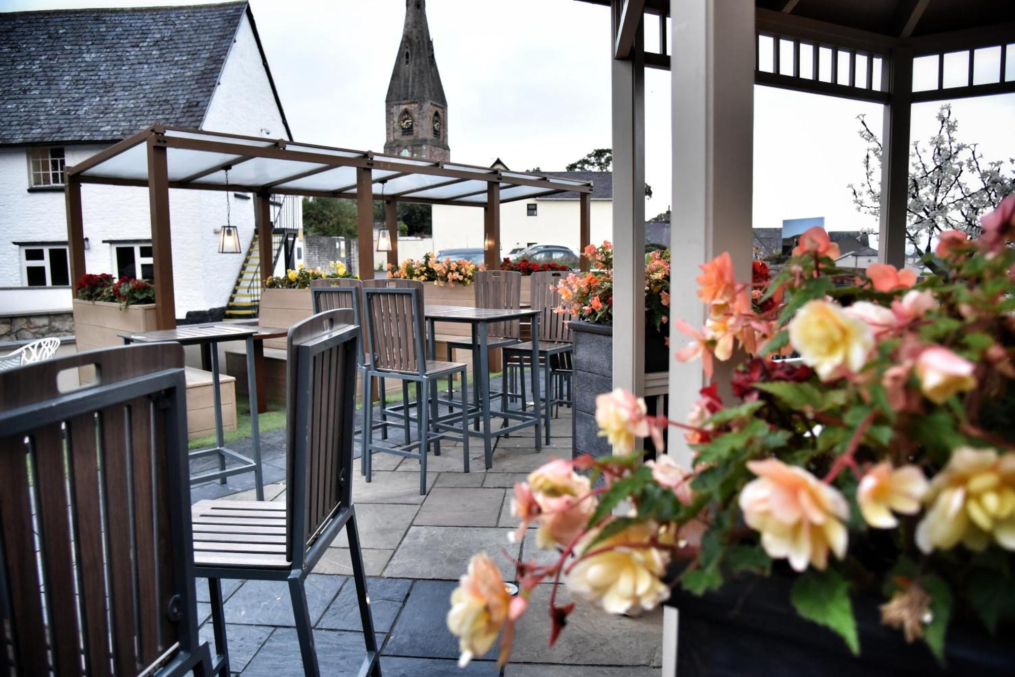 The Castle Hotel Wetherspoon Ruthin Kültér fotó
