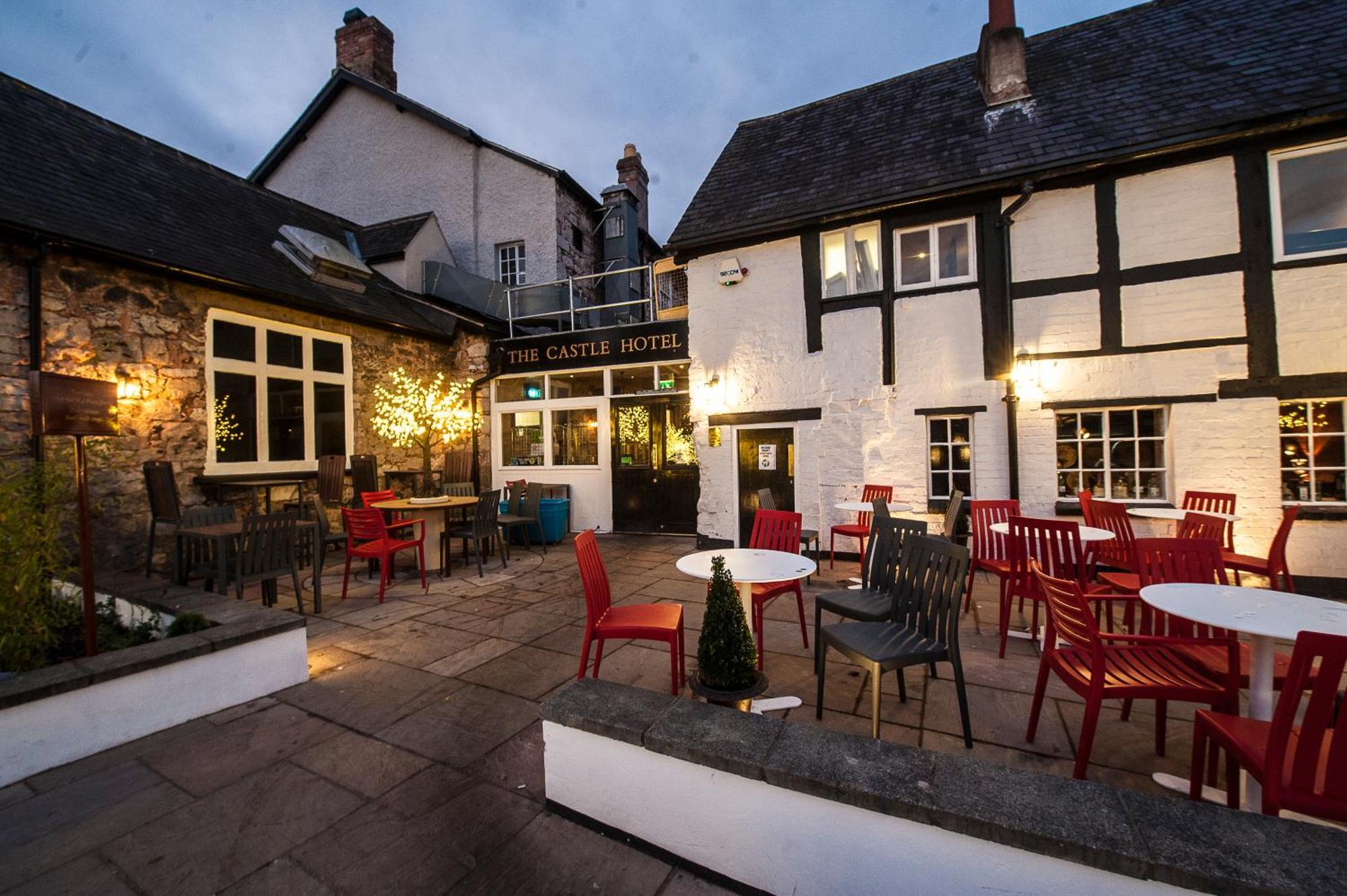 The Castle Hotel Wetherspoon Ruthin Kültér fotó
