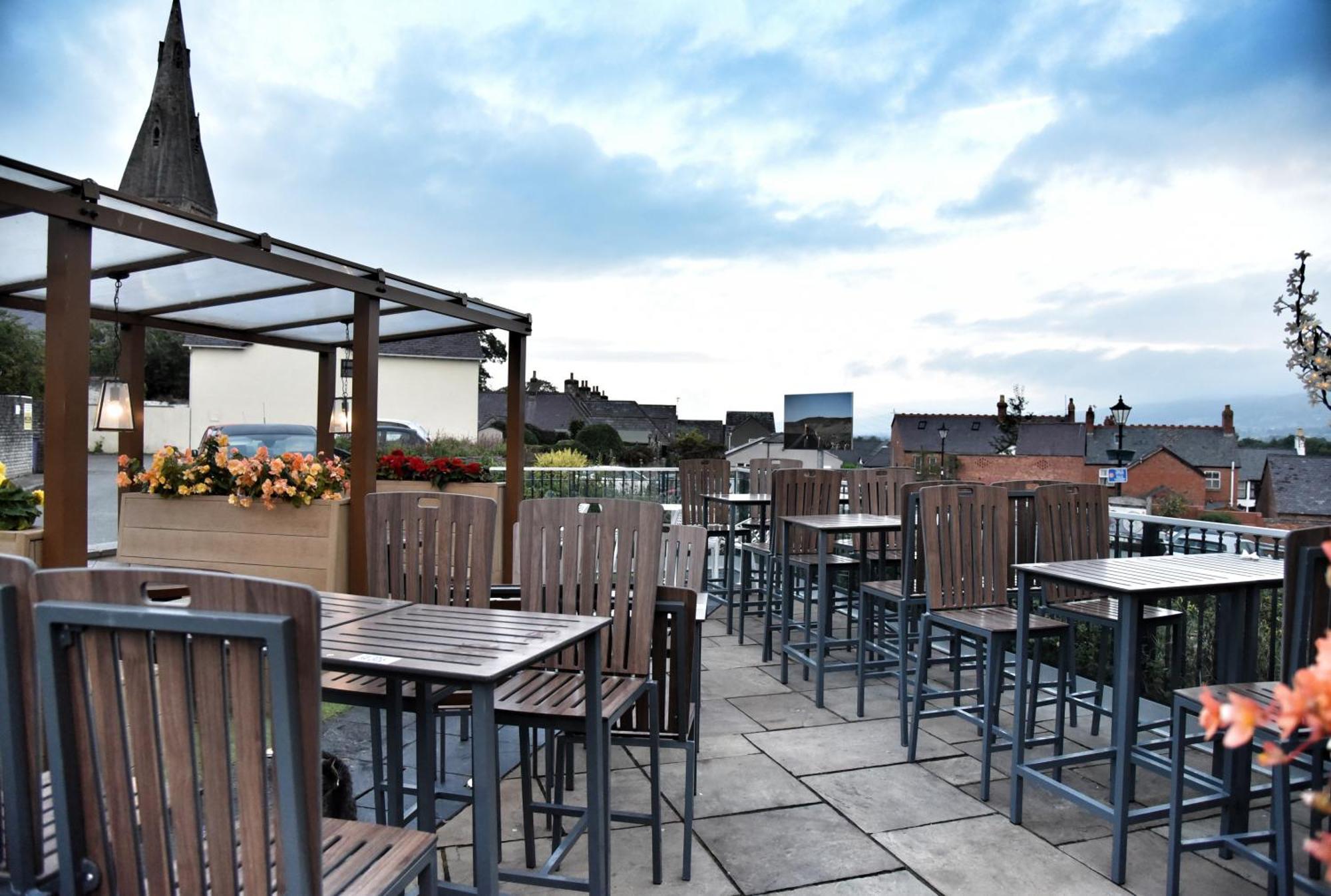 The Castle Hotel Wetherspoon Ruthin Kültér fotó