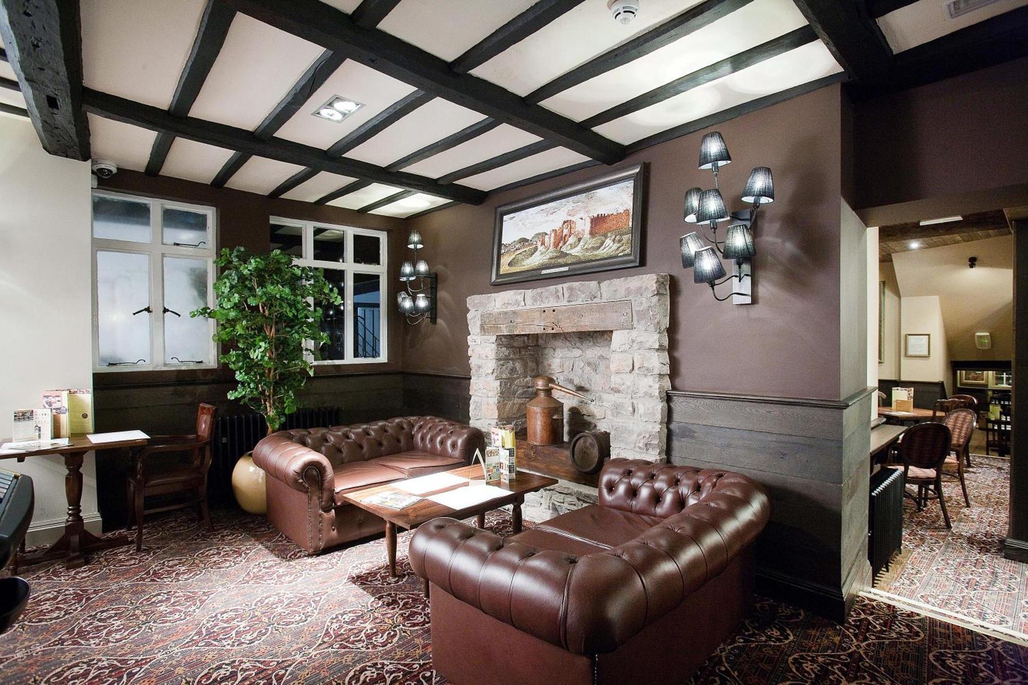 The Castle Hotel Wetherspoon Ruthin Kültér fotó