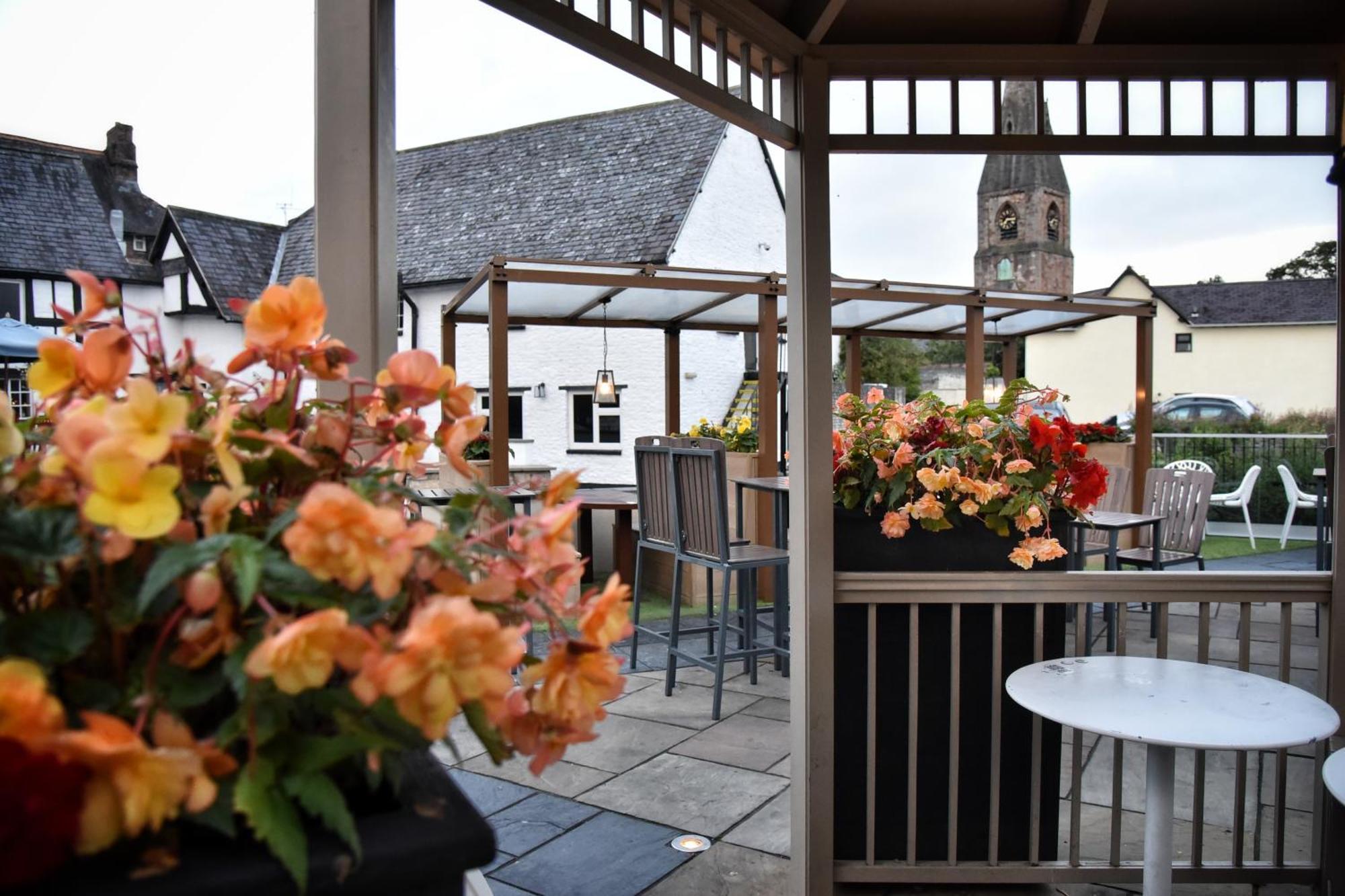 The Castle Hotel Wetherspoon Ruthin Kültér fotó