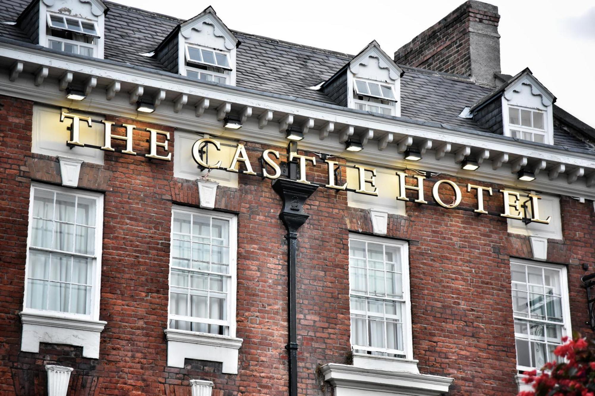 The Castle Hotel Wetherspoon Ruthin Kültér fotó