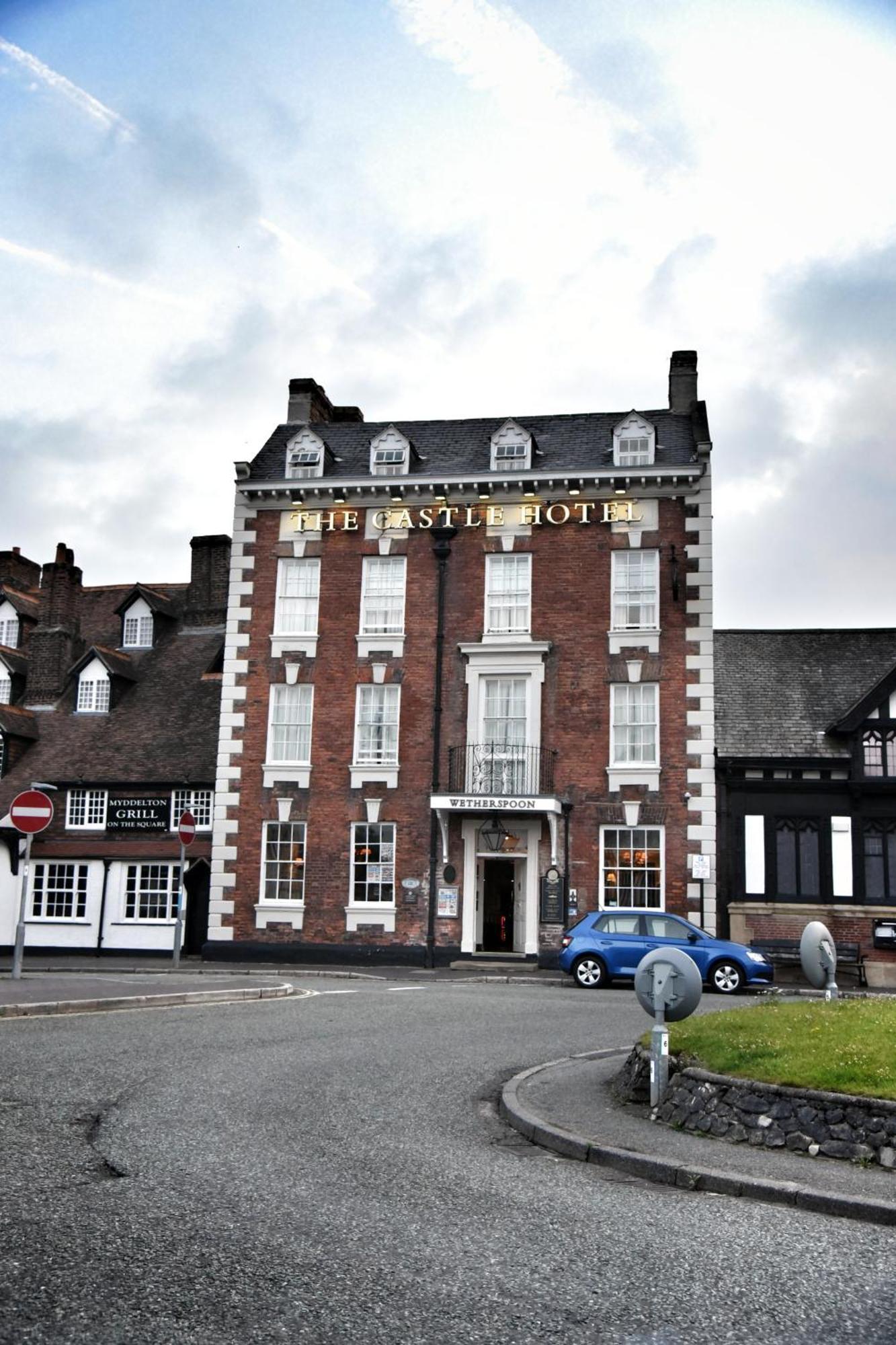 The Castle Hotel Wetherspoon Ruthin Kültér fotó