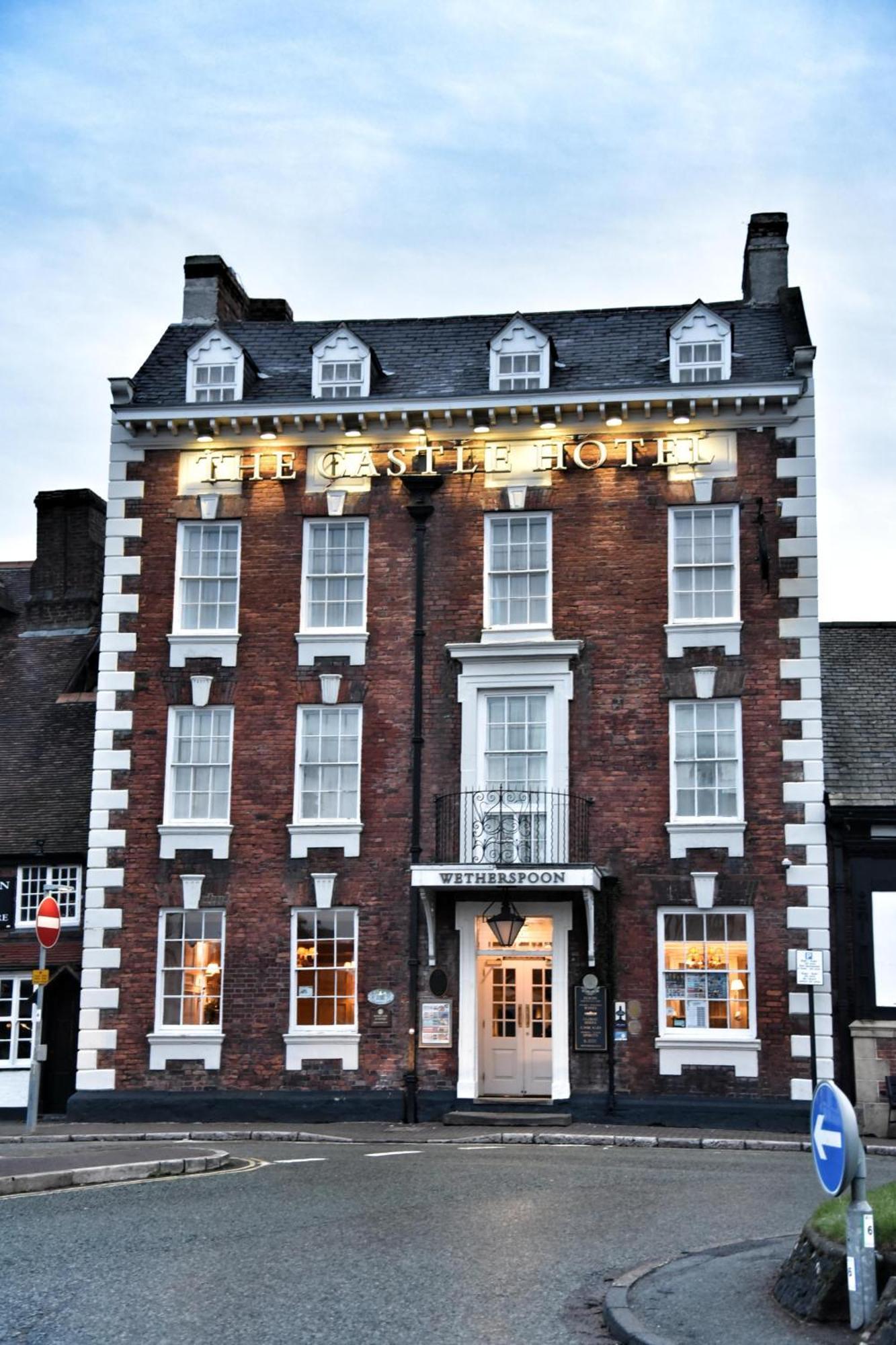 The Castle Hotel Wetherspoon Ruthin Kültér fotó