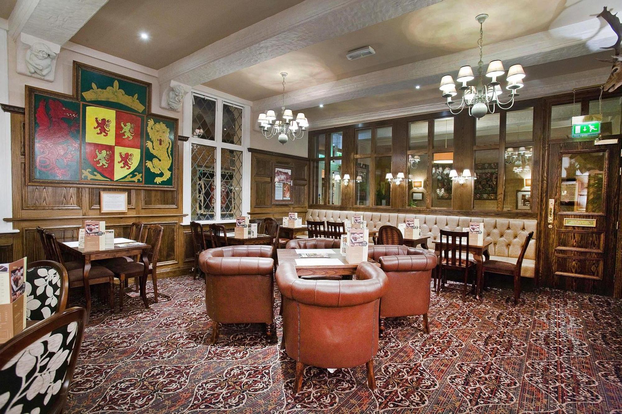 The Castle Hotel Wetherspoon Ruthin Kültér fotó