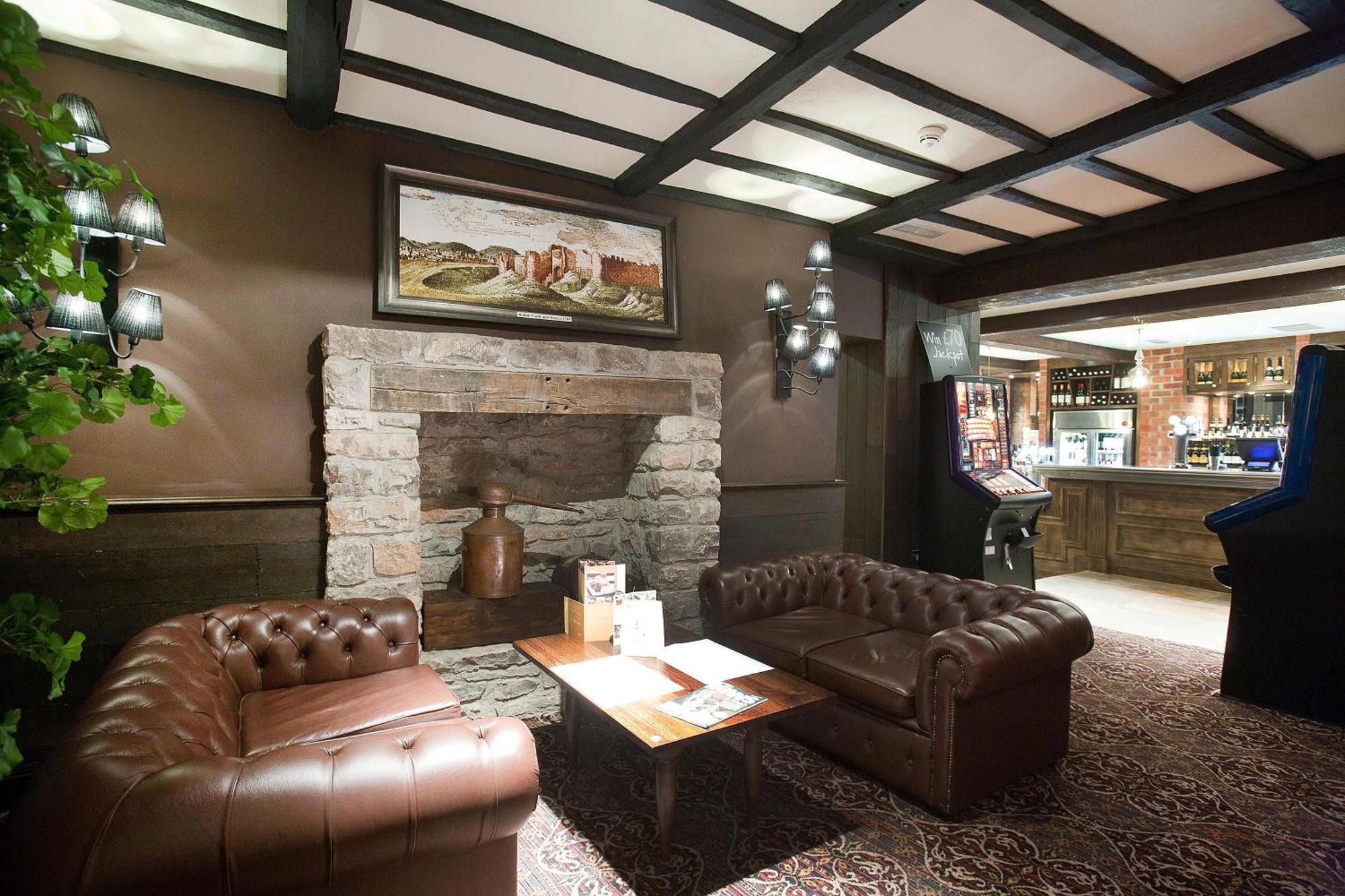 The Castle Hotel Wetherspoon Ruthin Kültér fotó