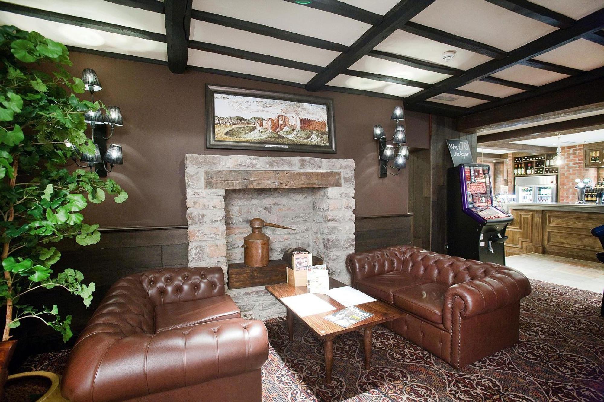 The Castle Hotel Wetherspoon Ruthin Kültér fotó