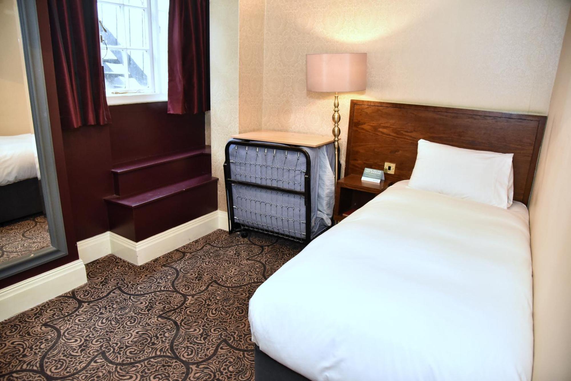 The Castle Hotel Wetherspoon Ruthin Kültér fotó